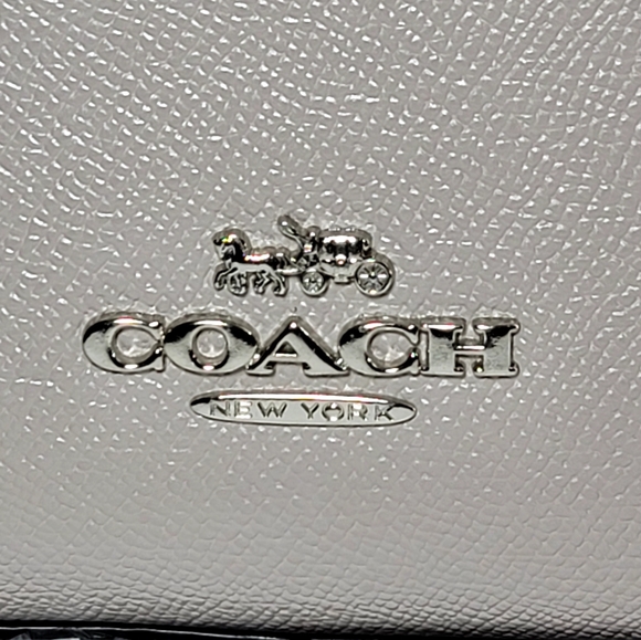 Coach Jordyn Cross grain Leather Beige Backpack. - Picture 14 of 14